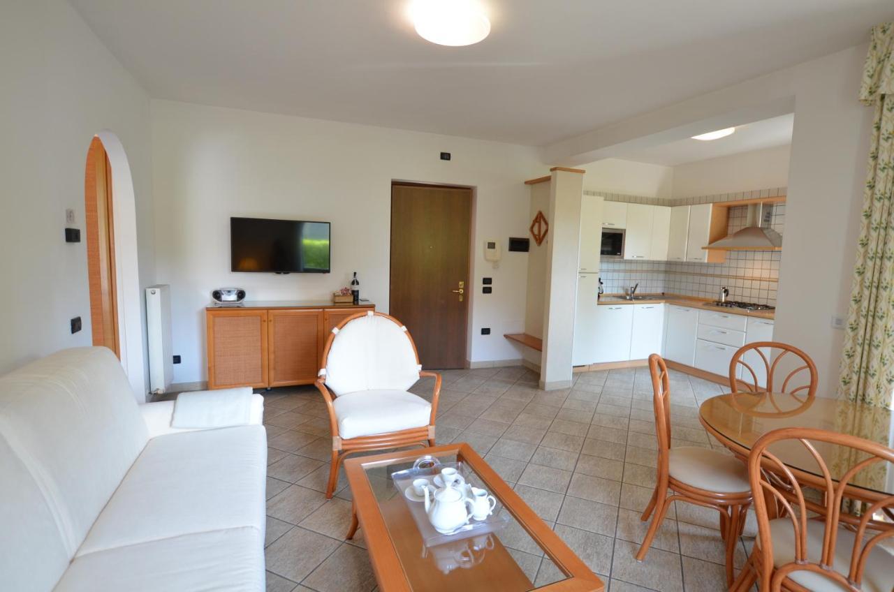 Residence Alle Palme Riva del Garda Exterior photo