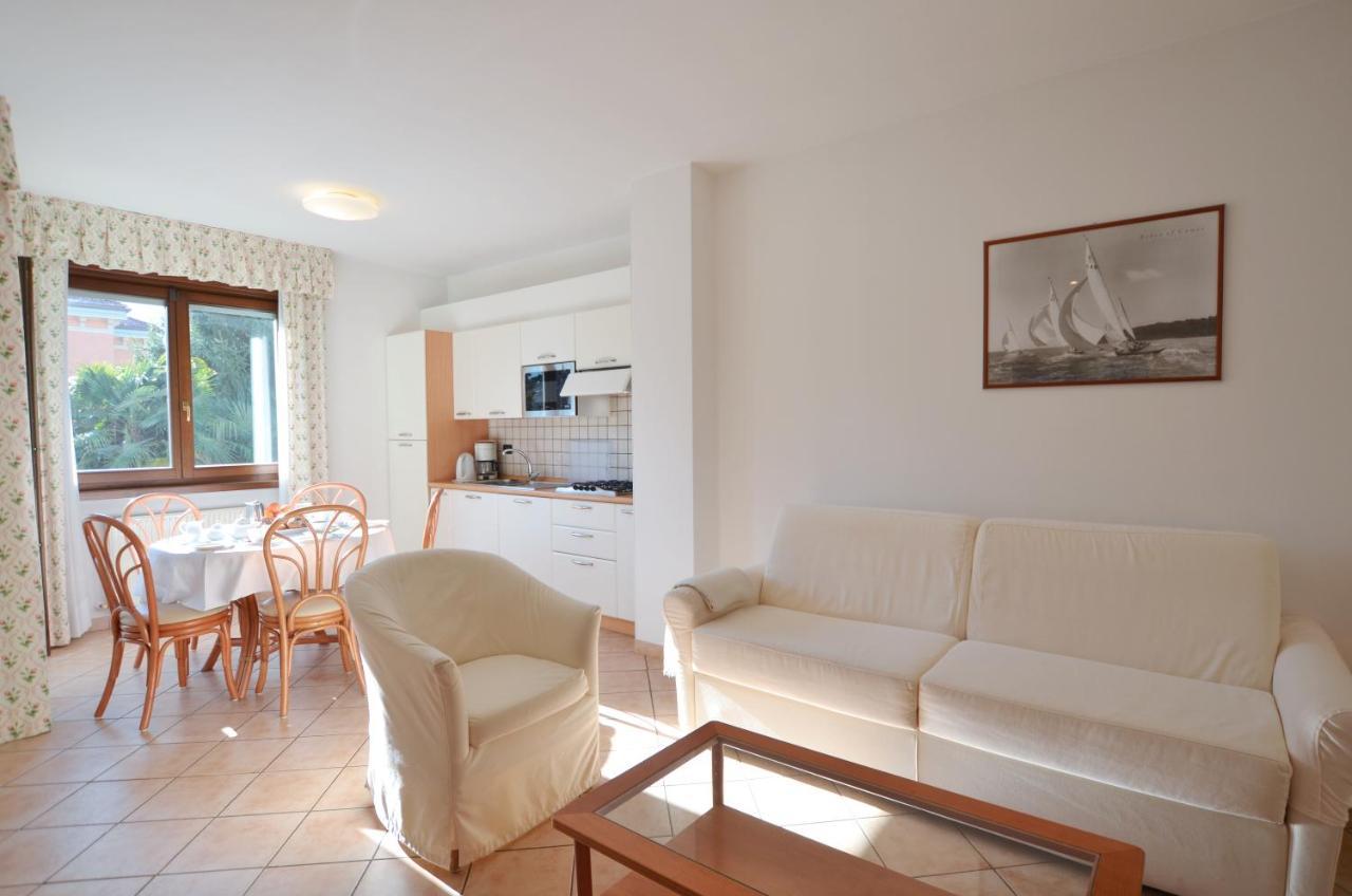 Residence Alle Palme Riva del Garda Exterior photo