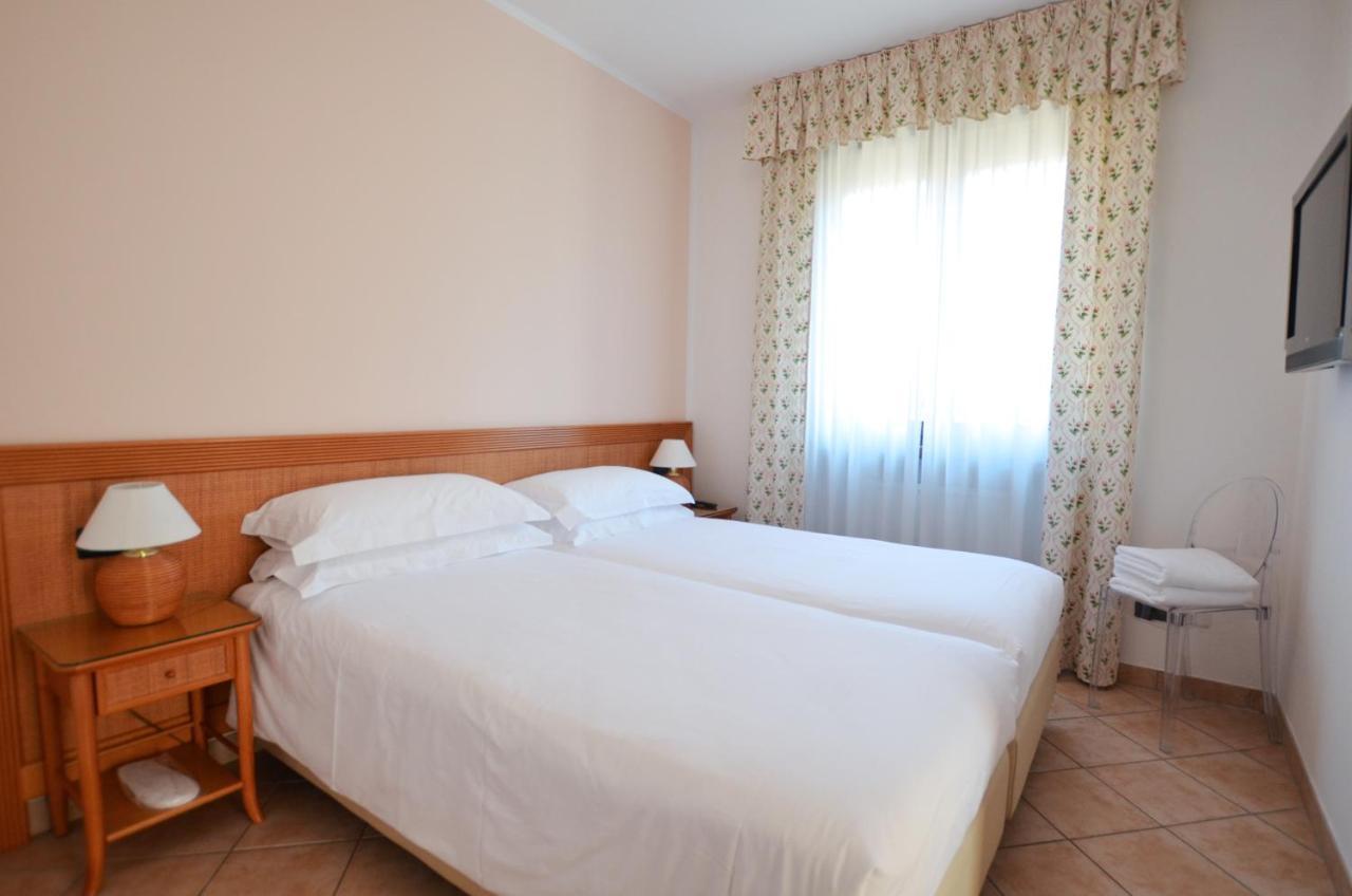 Residence Alle Palme Riva del Garda Exterior photo