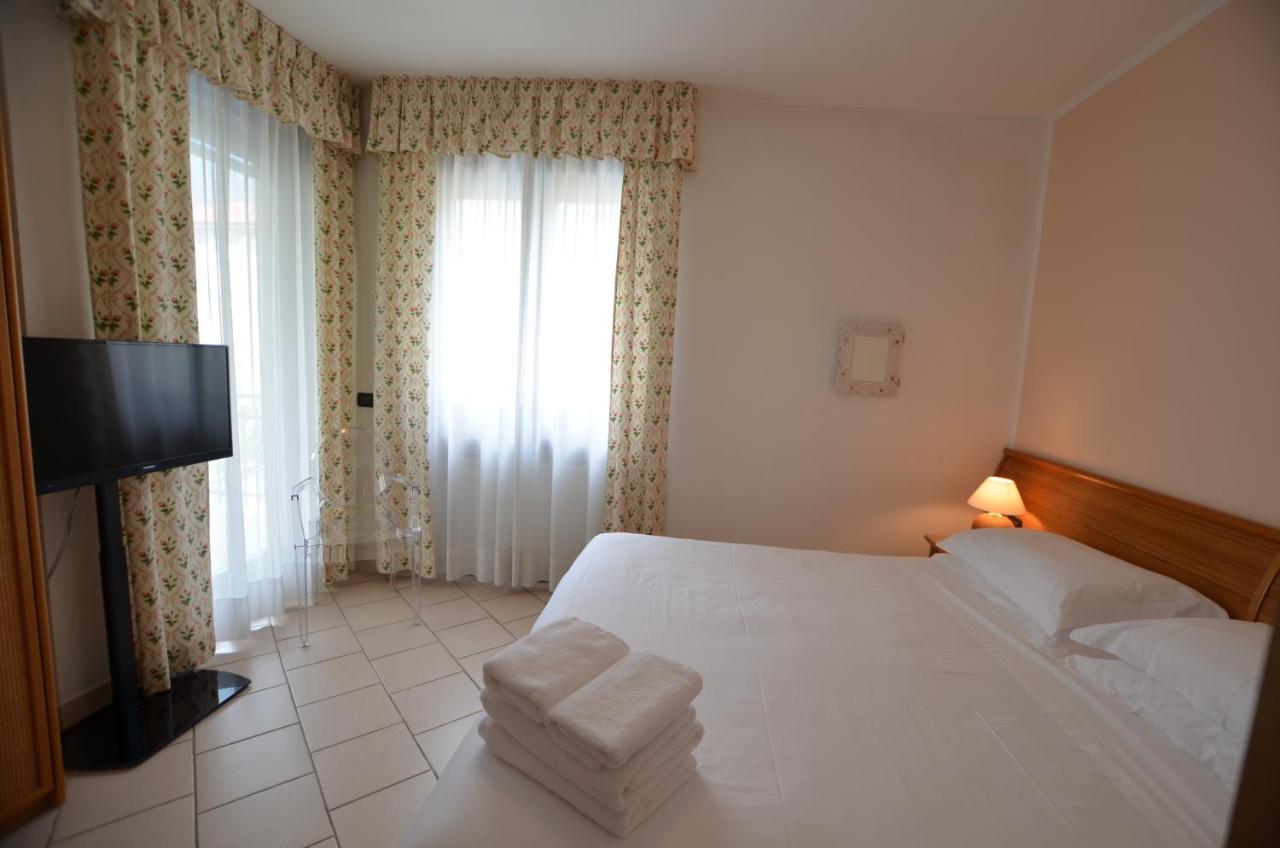 Residence Alle Palme Riva del Garda Exterior photo