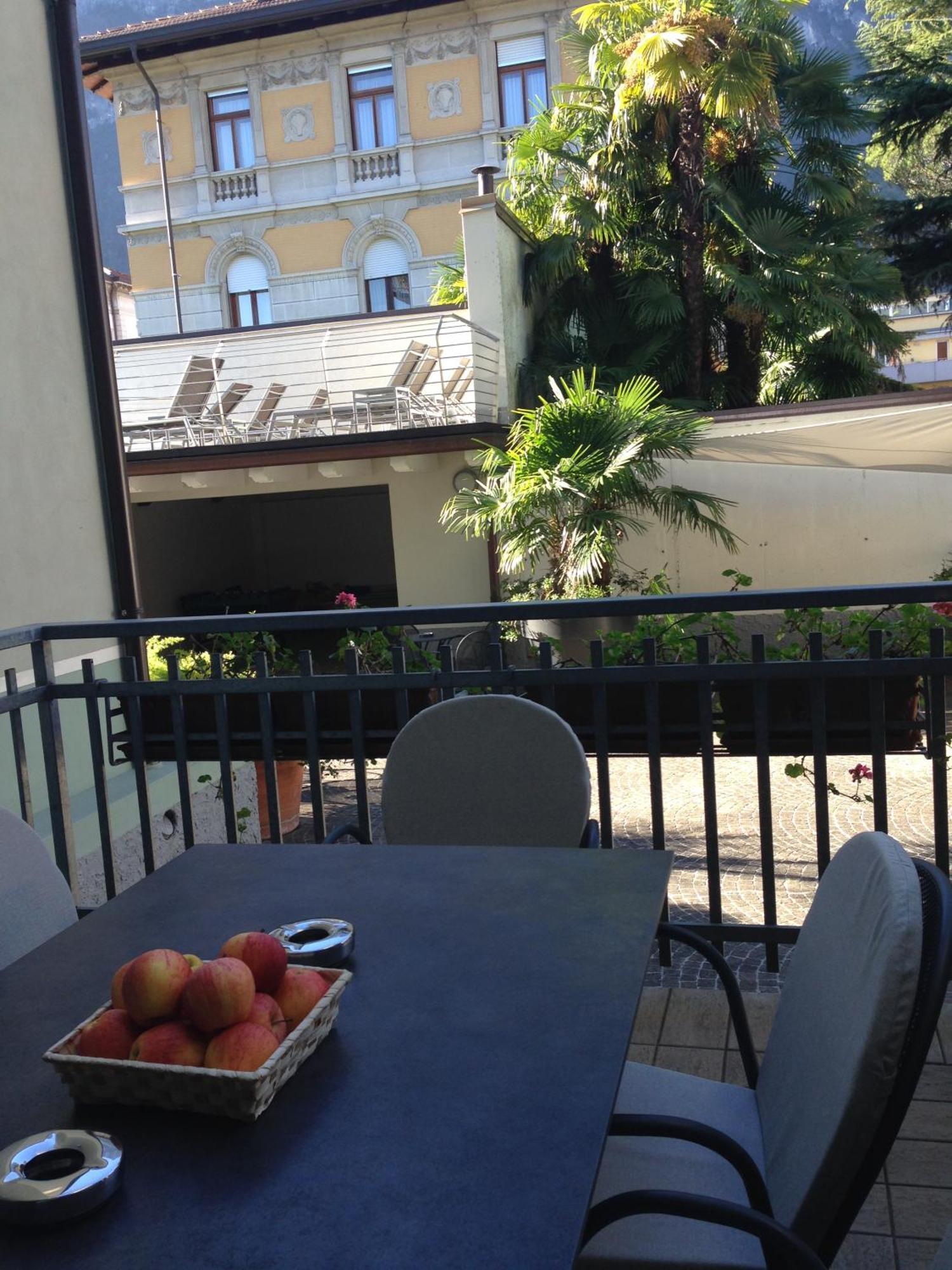 Residence Alle Palme Riva del Garda Exterior photo
