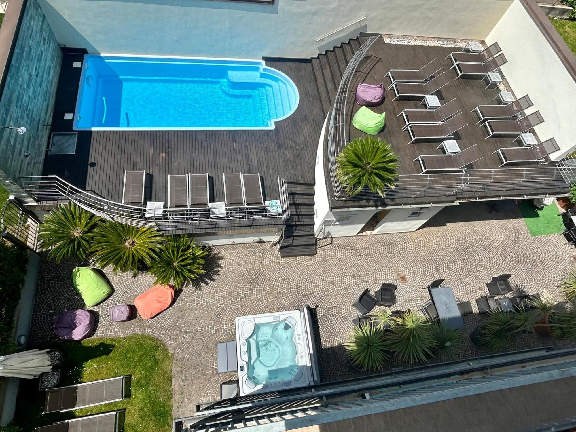 Residence Alle Palme Riva del Garda Exterior photo